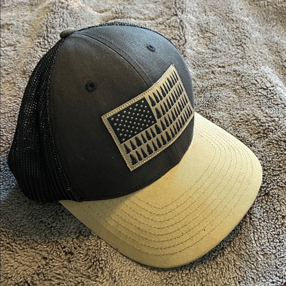 Mens Columbia hat size L/XL gray/black/tan flexfit